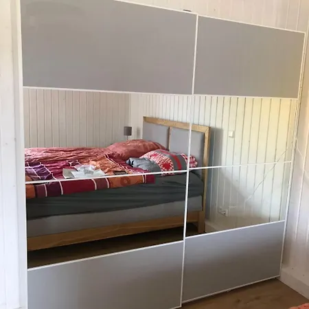 Dom wakacyjny Skandinavisches-ferienhaus-2-reihe-zum-wasser-fuer-6-personen *