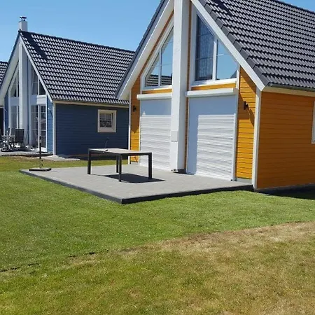 Skandinavisches-ferienhaus-2-reihe-zum-wasser-fuer-6-personen Hébergement de vacances *