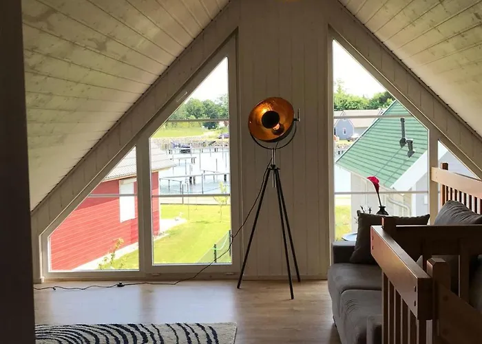 Skandinavisches-ferienhaus-2-reihe-zum-wasser-fuer-6-personen * Zerpenschleuse