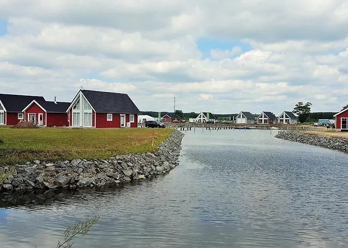 Skandinavisches-ferienhaus-2-reihe-zum-wasser-fuer-6-personen * Zerpenschleuse