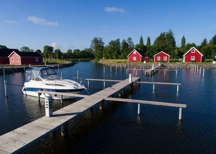 Skandinavisches-ferienhaus-2-reihe-zum-wasser-fuer-6-personen * Zerpenschleuse